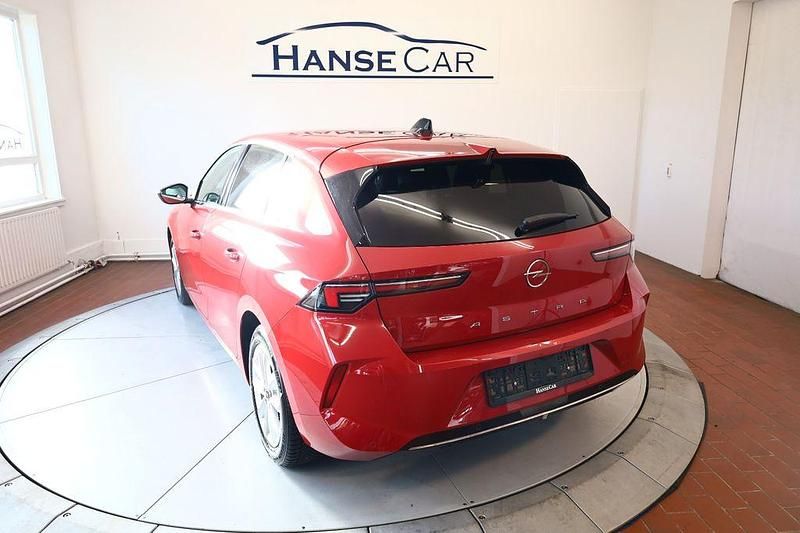 Gebraucht Opel Astra Elegance 131 PS (96 kW) 2023 Peperoncino red Limousine