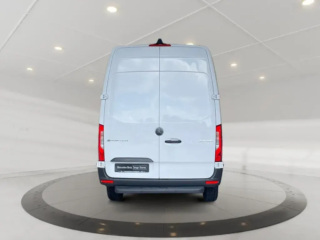 Gebraucht Mercedes Sprinter 170 PS (125 kW) 2024 Arktikweiss Van