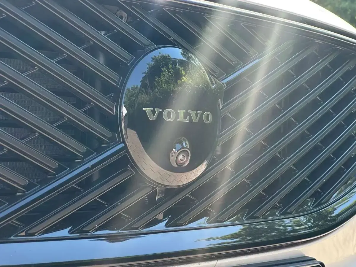 Gebraucht Volvo XC60 Ultra 335 PS (246 kW) 2025 Crystal white / metallic SUV