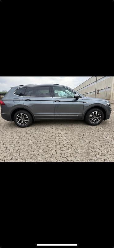 Grau Gebraucht 2019 VW Tiguan Allspace SUV | 24.000 € (Fairer Preis) - Bild 1/4