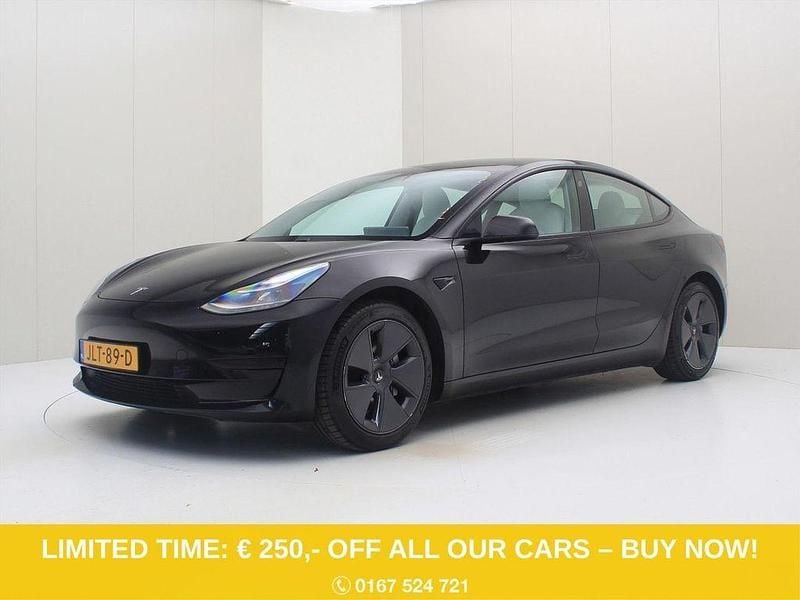 Schwarz Gebraucht 2021 Tesla Model 3 Standard Range Limousine | 23.900 € (Guter Preis) - Bild 1/4