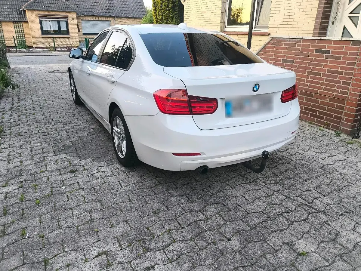 Gebraucht BMW 316 136 PS (100 kW) 2012 Weiß Limousine