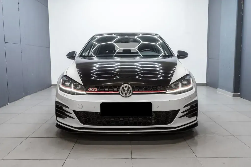Gebraucht VW Golf VIII GTI 290 PS (213 kW) 2020 Weiß Limousine