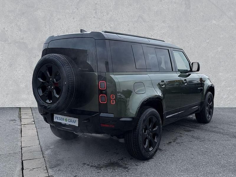 Neu Land Rover Defender SE Dynamic 349 PS (256 kW) 2025 Gruen SUV