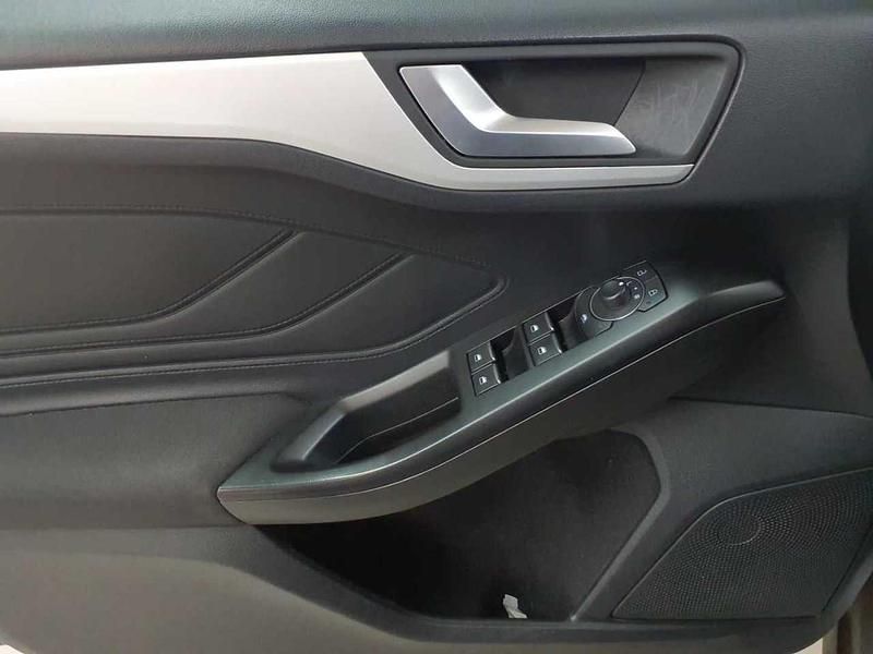 Gebraucht Ford Focus Cool & Connect 95 PS (69 kW) 2022 Polarsilber metallic Kombi