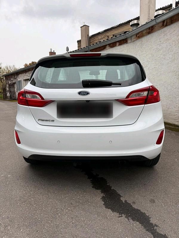 Gebraucht Ford Fiesta 86 PS (63 kW) 2019 Weiß Kleinwagen