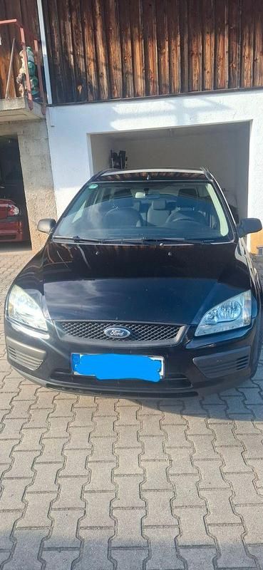 Schwarz Gebraucht 2006 Ford Focus Kombi | 2.000 € (Etwas zu teuer) - Bild 1/4