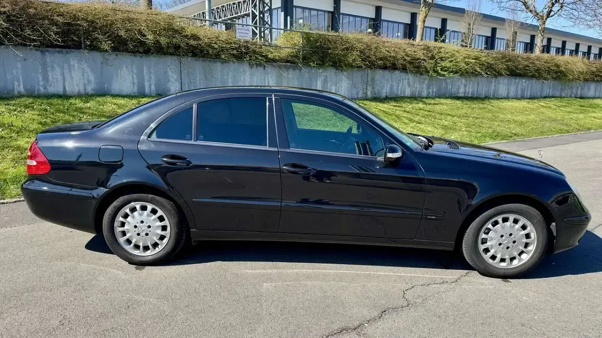 Gebraucht Mercedes E200 Classic 163 PS (119 kW) 2005 Limousine