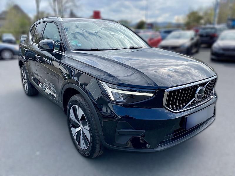 Gebraucht Volvo XC40 Plus 163 PS (119 kW) 2023 Schwarz metallic SUV