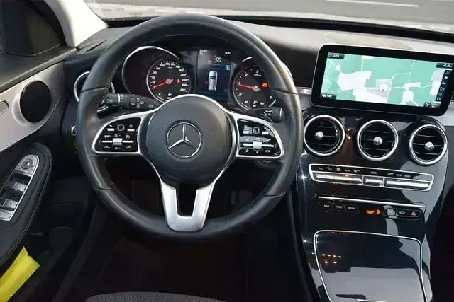 Gebraucht Mercedes C180 122 PS (89 kW) 2021 Obsidianschwarz  metalliclack Kombi