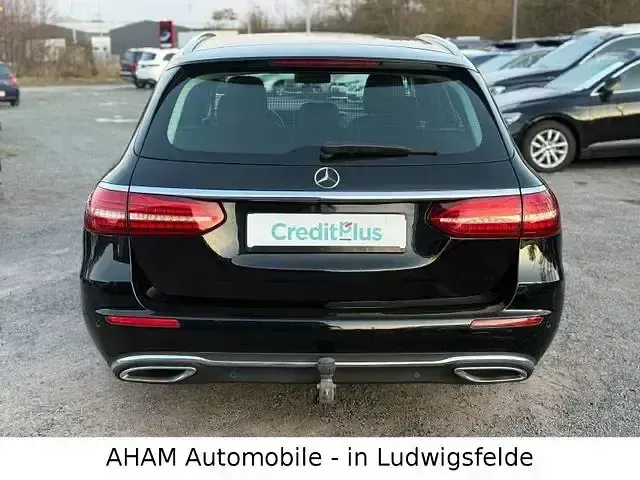 Gebraucht Mercedes E220 Avantgarde 194 PS (142 kW) 2020 Schwarz Limousine