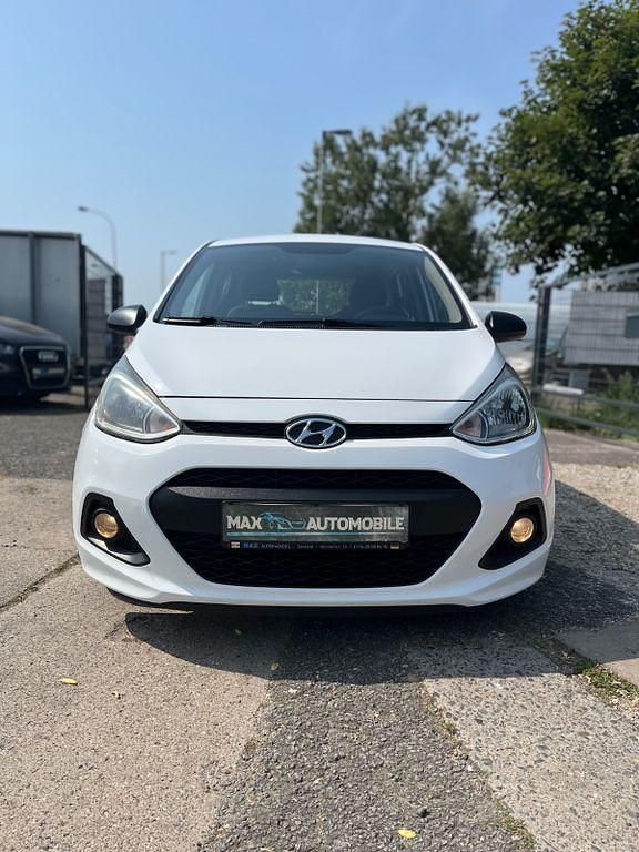 Weiß Gebraucht 2015 Hyundai i10 Classic Kleinwagen | 6.000 € (Fairer Preis) - Bild 1/4
