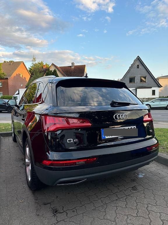 Schwarz Gebraucht 2018 Audi Q5 SUV | 20.500 € (Superpreis) - Bild 1/4