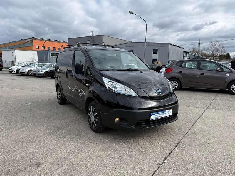 Gebraucht Nissan Evalia 80 kW (109 PS) 2015 Black (m) Van / Kleinbus