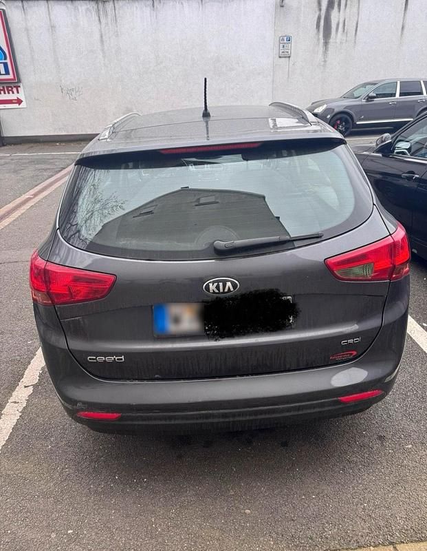 Gebraucht Kia Ceed 110 PS (80 kW) 2014 Grau Kleinwagen