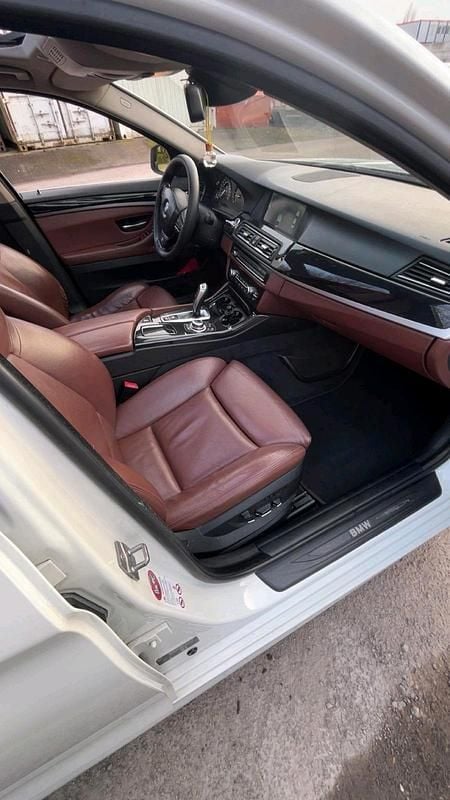 Gebraucht BMW 530 258 PS (189 kW) 2011 Weiß Limousine