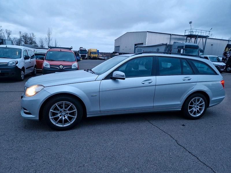 Gebraucht Mercedes C200 184 PS (135 kW) 2011 Silber Kombi