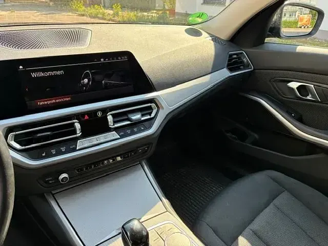 Gebraucht BMW 320 Advantage 190 PS (139 kW) 2021 Schwarz Kombi