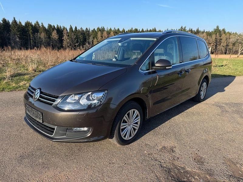 Gebraucht VW Sharan Allstar 184 PS (135 kW) 2016 Braun Van / Kleinbus