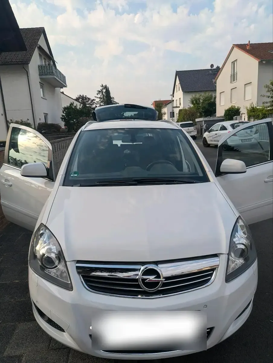 Gebraucht Opel Zafira 140 PS (102 kW) 2014 Weiß Van / Kleinbus