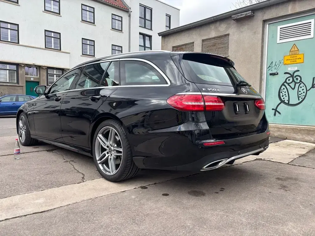 Gebraucht Mercedes E350 AMG line 258 PS (189 kW) 2017 Schwarz Limousine