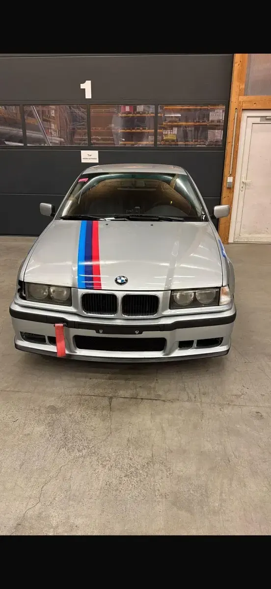 Gebraucht BMW 318 140 PS (102 kW) 1995 Silber Coupé