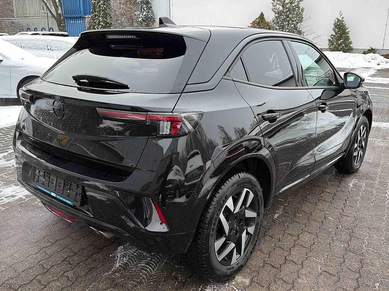 Gebraucht Opel Mokka 131 PS (96 kW) 2025 Lackierung schwarz perla nera/typ aussenverkleidung metalliclackierung SUV