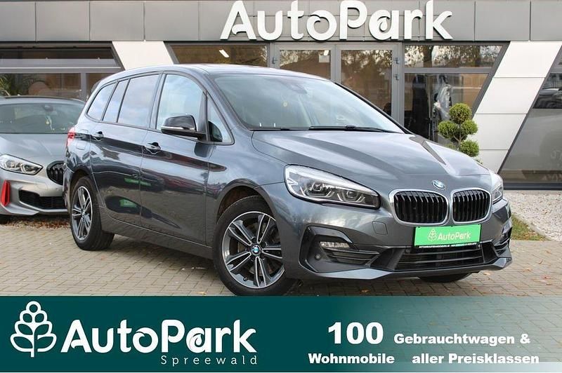 Grau Gebraucht 2019 BMW 220 Gran Tourer Sport Line Van / Kleinbus | 16.850 € (Fairer Preis) - Bild 1/3