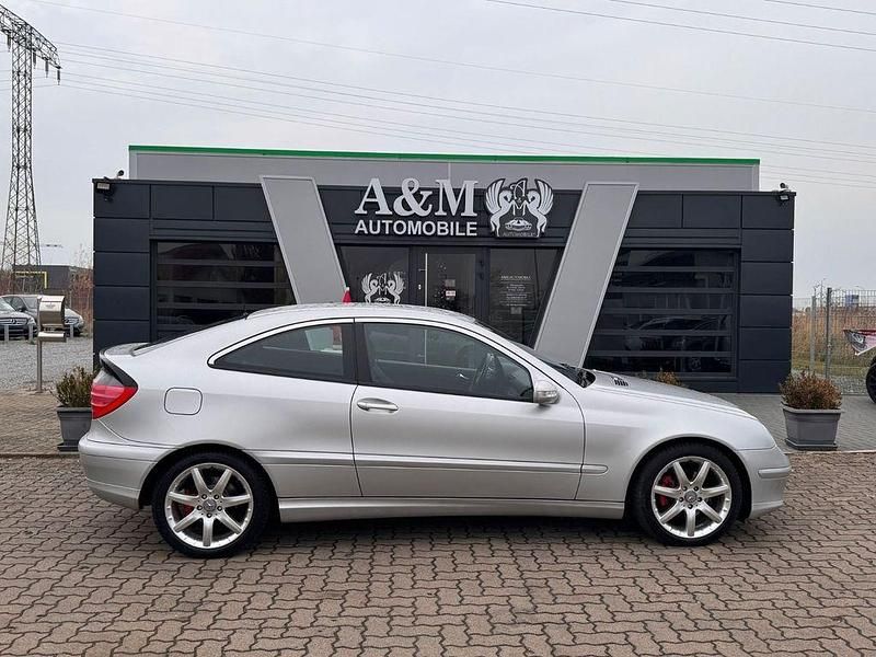 Gebraucht Mercedes C180 143 PS (105 kW) 2003 Silber Coupé