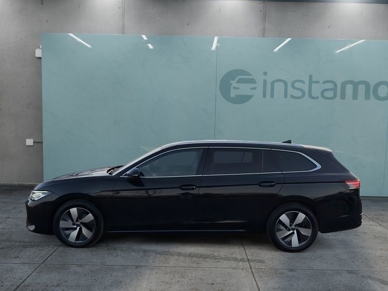 Gebraucht VW Passat Pro 150 PS (110 kW) 2024 Schwarz Kombi