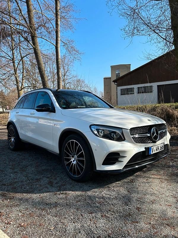 Weiß Gebraucht 2018 Mercedes GLC43 AMG AMG SUV | 31.000 € (Guter Preis) - Bild 1/4