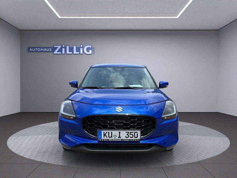 Gebraucht Suzuki Swift Comfort+ 83 PS (61 kW) 2024 Frontier blue pearl metallic Kleinwagen