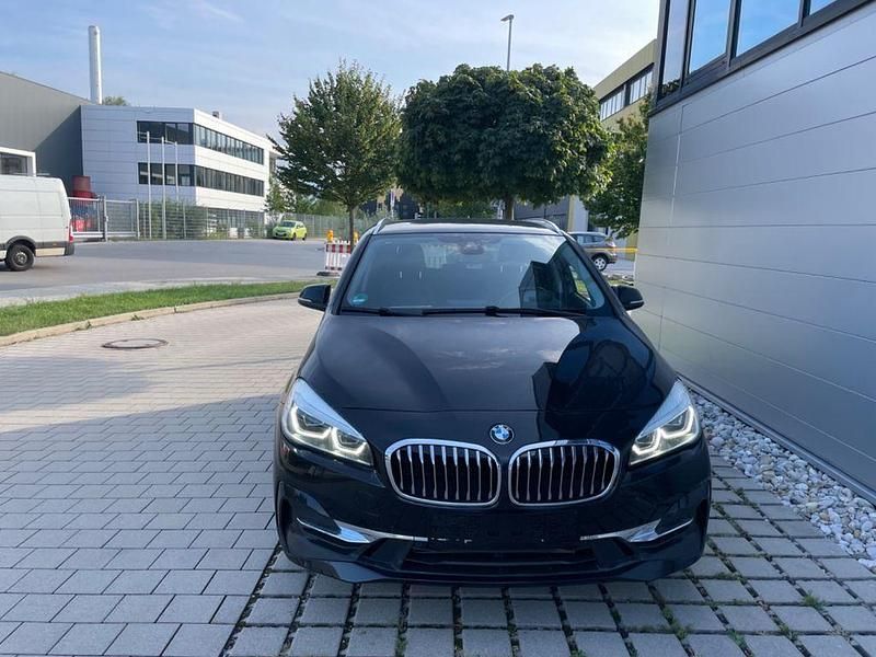 Schwarz Gebraucht 2020 BMW 225 Kombi | 18.999 € (Fairer Preis) - Bild 1/4