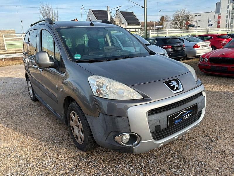 Gebraucht 2012 Peugeot Partner Tepee Outdoor Van / Kleinbus | 4.999 € (Guter Preis) - Bild 1/4