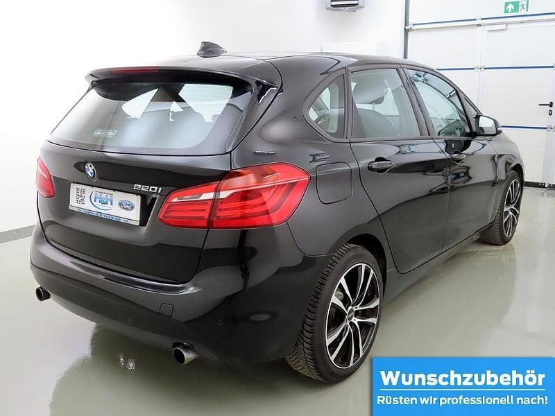 Usado BMW 220 Active Tourer Advantage 192 HP (141 kW) 2016 Preto Monovolume