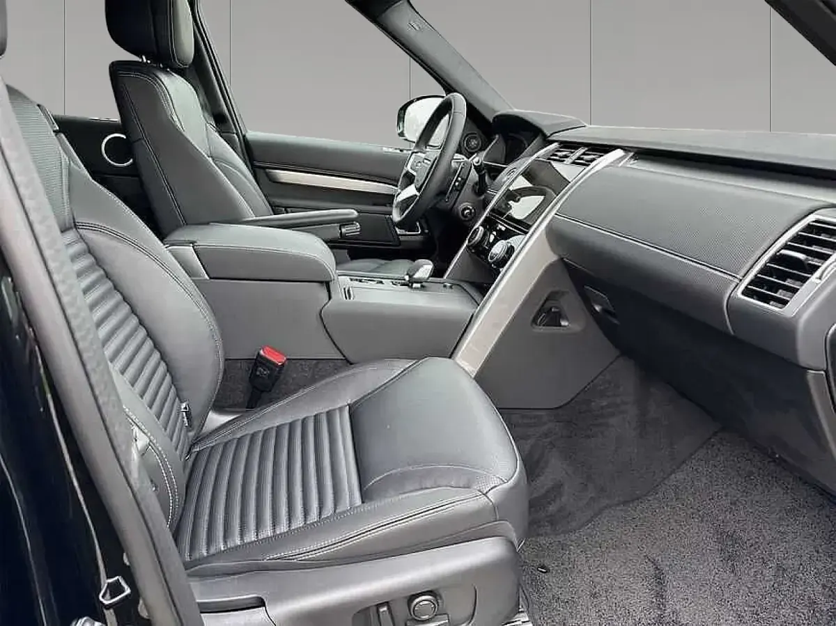 Gebraucht Land Rover Discovery 5 SE Dynamic 252 PS (185 kW) 2024 Santorini black SUV