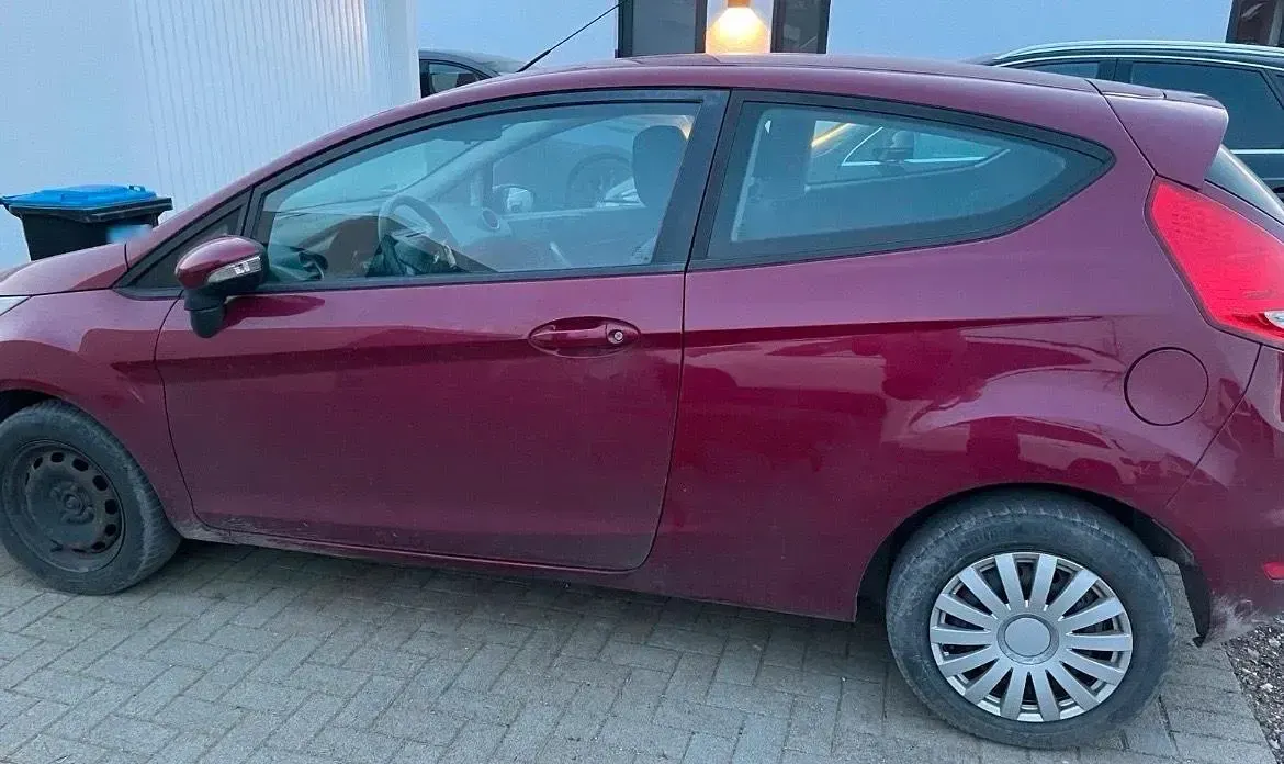 Gebraucht Ford Fiesta 60 PS (44 kW) 2009 Rot Kleinwagen