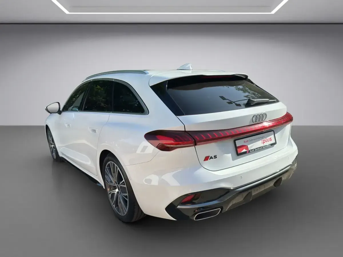 Gebraucht Audi A5 Ambiente 204 PS (150 kW) 2024 Arkonaweiß Kombi