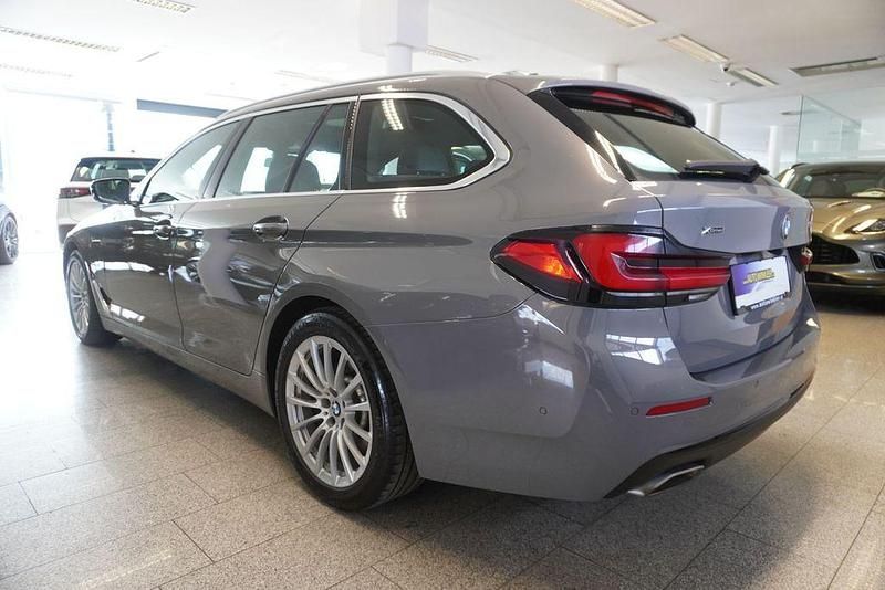 Gebraucht BMW 530e 292 PS (214 kW) 2021 Silber Kombi