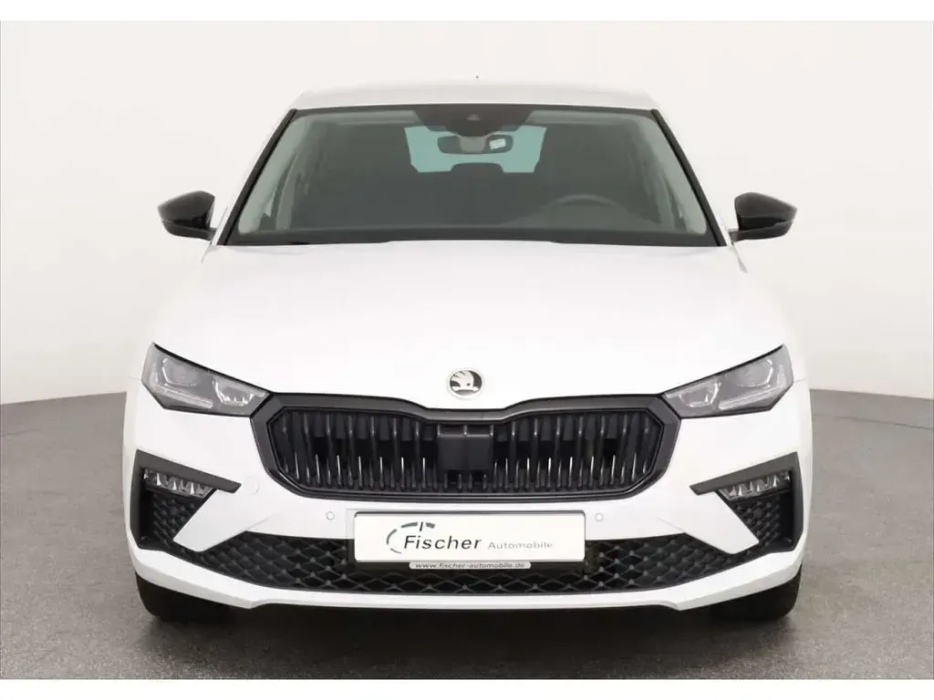 Gebraucht Skoda Scala Tour 116 PS (85 kW) 2025 Moonweißmetallic Kleinwagen