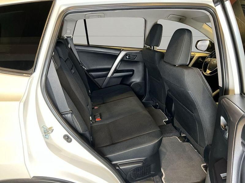 Gebraucht Toyota RAV4 Hybrid Edition 197 PS (144 kW) 2016 Novaweiß perleffekt SUV