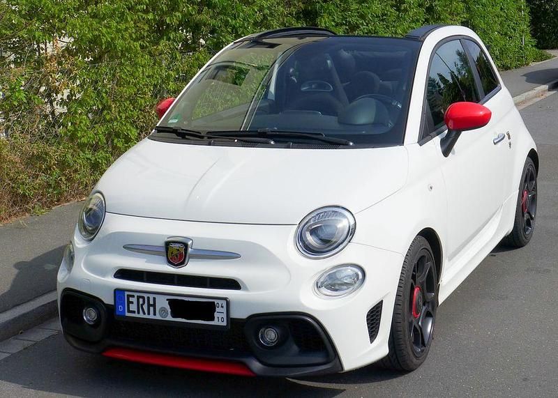 Gebraucht Abarth 595C Pista 160 PS (117 kW) 2018 Weiß Cabrio