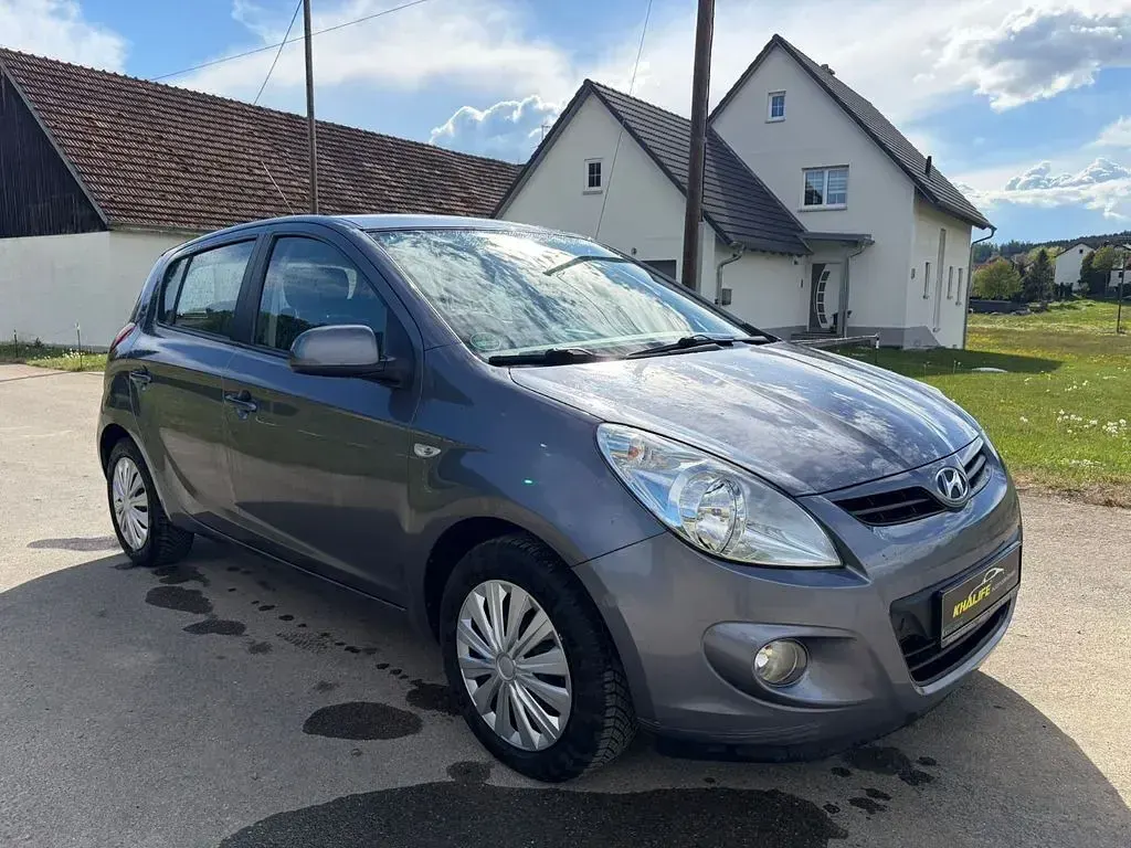 Gebraucht Hyundai i20 Comfort 101 PS (74 kW) 2009 Grau Kleinwagen