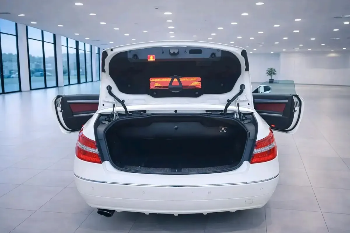 Second-hand Mercedes E200 184 CP (135 kW) 2010 Alb Cabrio