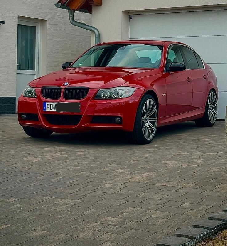 Rot Gebraucht 2025 BMW 325 M Sport Limousine | 9.600 € - Bild 1/4