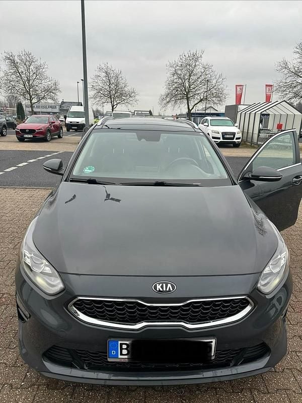 Gebraucht Kia Ceed Sportswagon 140 PS (102 kW) 2019 Grau Kombi