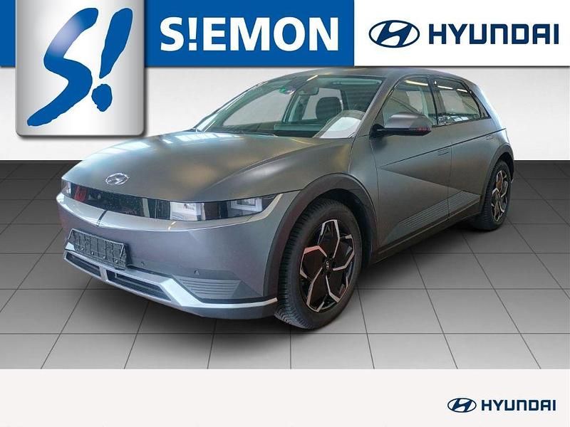 Grau Gebraucht 2024 Hyundai Ioniq 6 Dynamiq Limousine | 32.530 € (Superpreis) - Bild 1/4