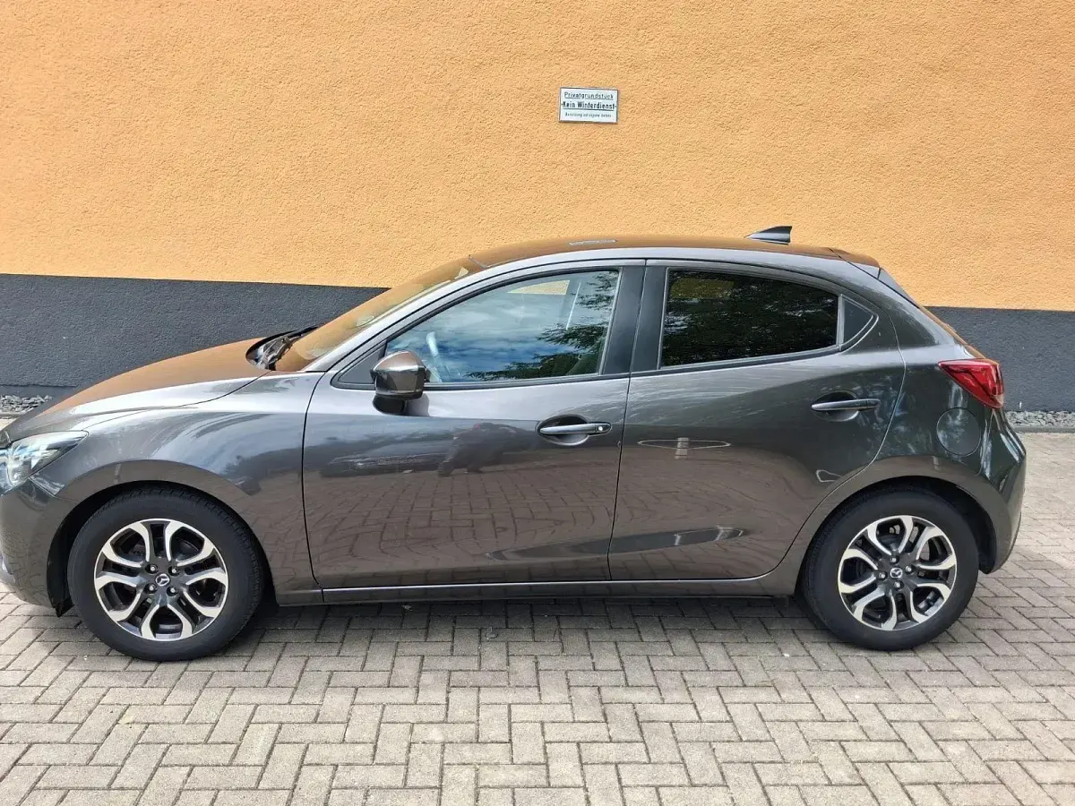 Gebraucht Mazda 2 Kizoku 90 PS (66 kW) 2017 Grau Kleinwagen