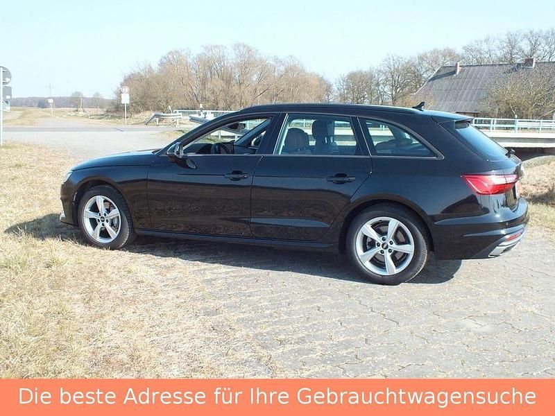 Gebraucht Audi A4 Advanced 204 PS (150 kW) 2023 Schwarz Kombi