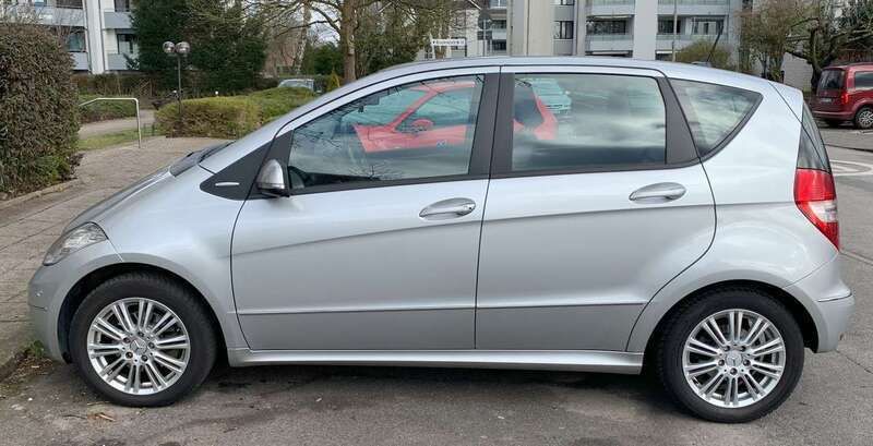 Silber Gebraucht 2008 Mercedes 170 Elegance Limousine | 5.500 € (Fairer Preis) - Bild 1/4